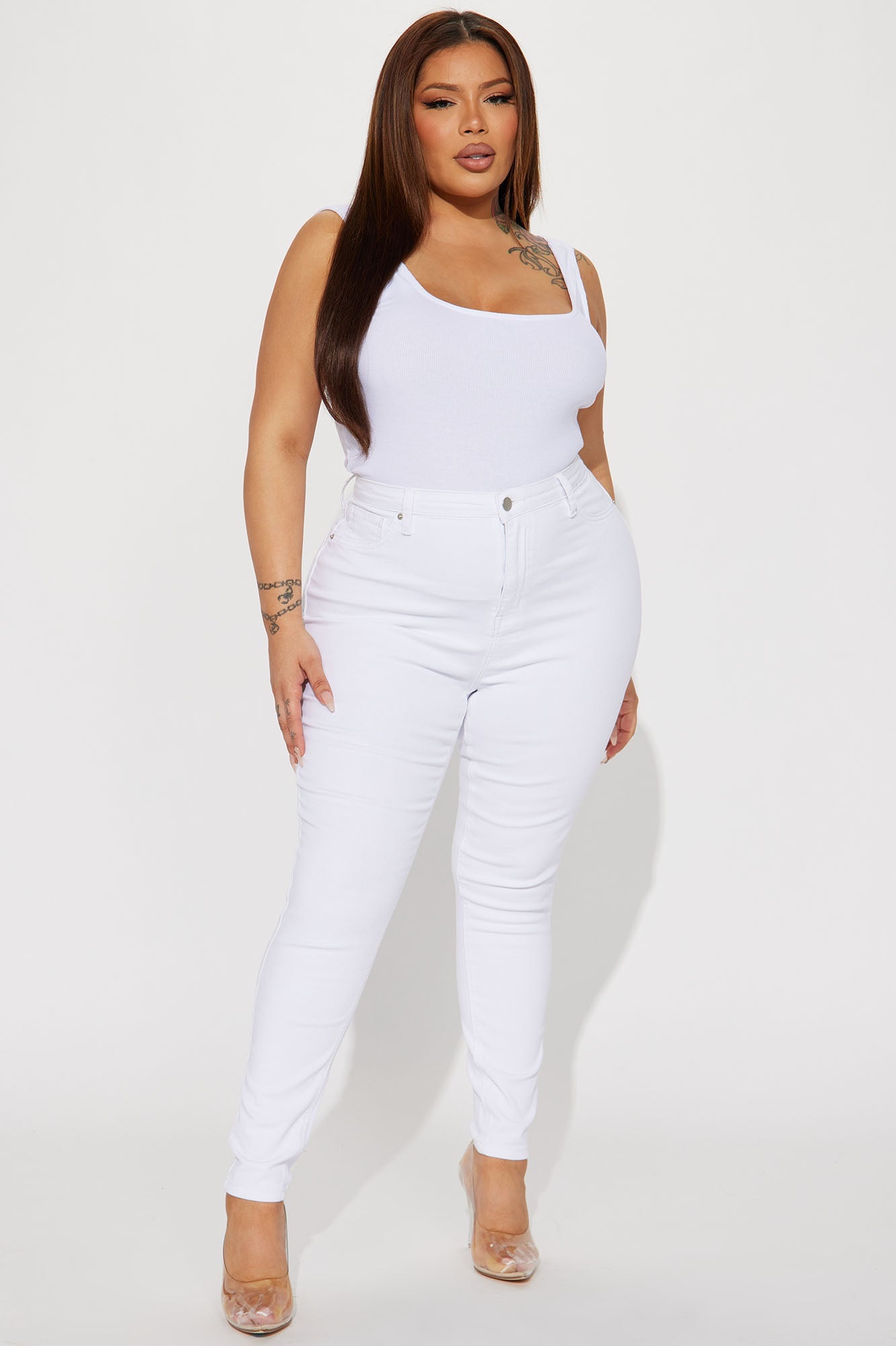 https://cdn.shopify.com/s/files/1/0293/9277/products/04-04-23STUDIO4_KS_AC_11-03-34_17_73112XL_White_10289_PLUS_MP.jpg?v=1680888769