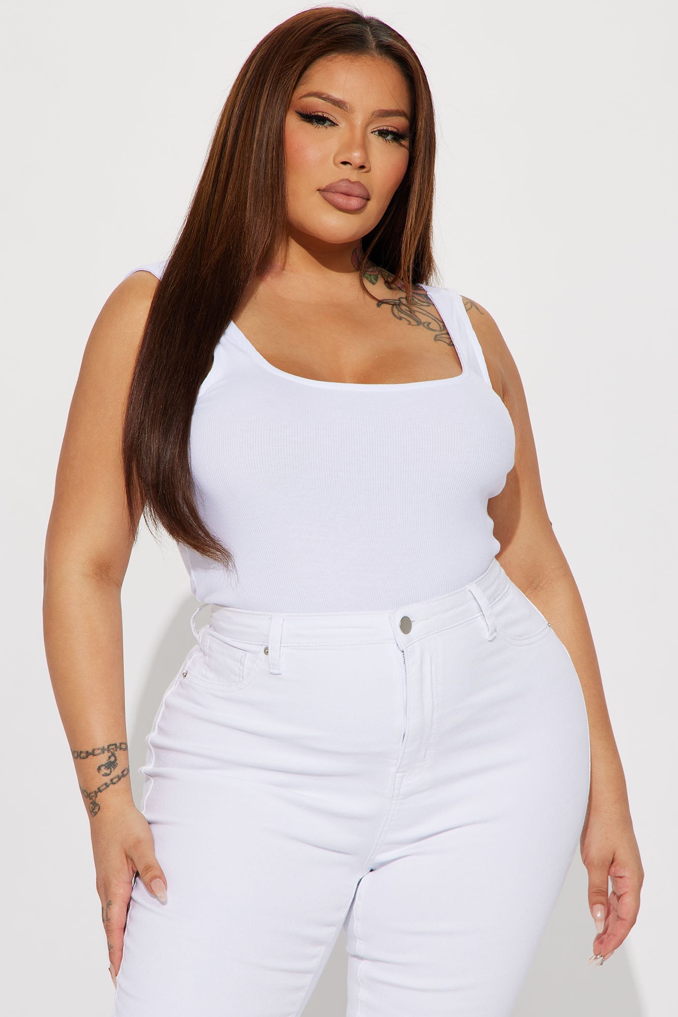https://cdn.shopify.com/s/files/1/0293/9277/products/04-04-23STUDIO4_KS_AC_11-03-38_17_73112XL_White_10291_PLUS_MP.jpg?v=1680888770
