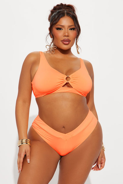 https://cdn.shopify.com/s/files/1/0293/9277/files/04-10-25_S4_23_YQG264_Orange_CC_TK_IM_13-34-37_PLUS_6764_CM_KP.jpg?v=1745364769