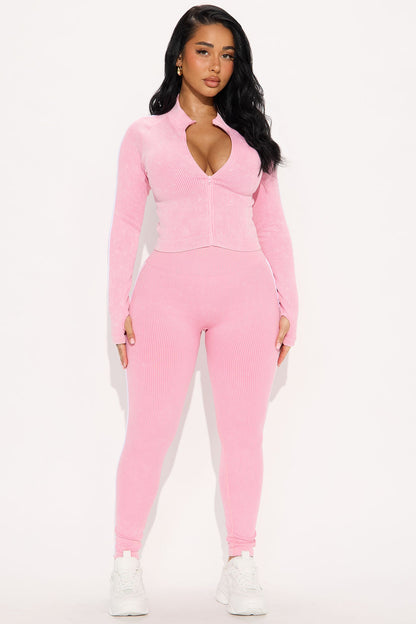 https://cdn.shopify.com/s/files/1/0293/9277/files/04-15-25_S1_2_ZDNVSP1300J_BubblegumPink_ZSR_KJ_AC_10-26-20_4543_BH.jpg?v=1744756362