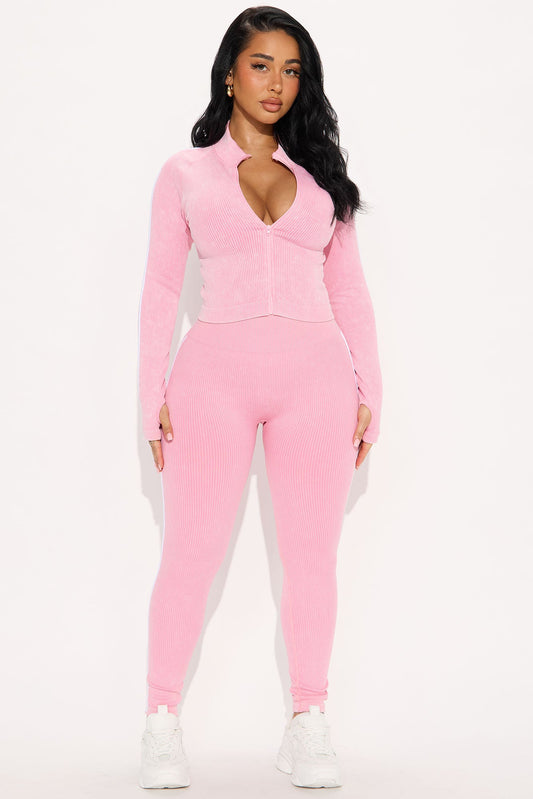 https://cdn.shopify.com/s/files/1/0293/9277/files/04-15-25_S1_2_ZDNVSP1300J_BubblegumPink_ZSR_KJ_AC_10-26-20_4543_BH.jpg?v=1744756362