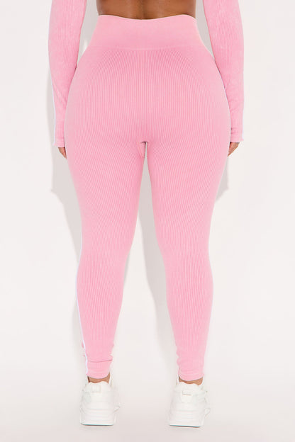 https://cdn.shopify.com/s/files/1/0293/9277/files/04-15-25_S1_3_ZDNVSP1300B_BubblegumPink_ZSR_KJ_AC_10-27-16_4565_BH.jpg?v=1744756511