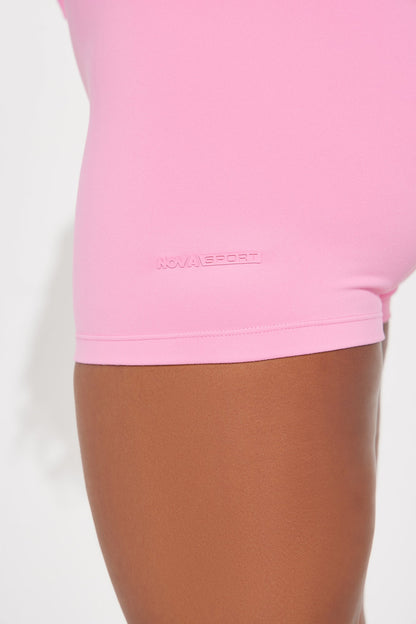 https://cdn.shopify.com/s/files/1/0293/9277/files/04-30-24_S2_50_ZDNVSP1116_HotPink_KJ_RL_15-24-08_36185_PXF.jpg?v=1714683966