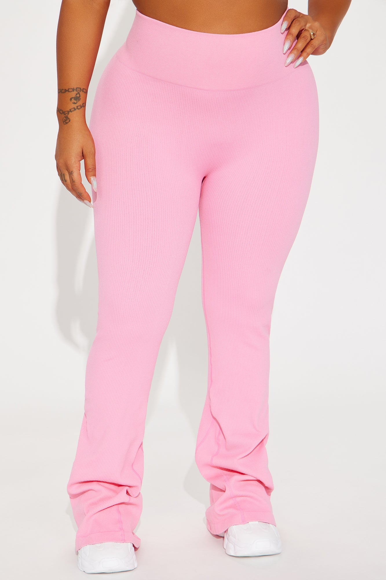 https://cdn.shopify.com/s/files/1/0293/9277/files/05-10-24_S4_48_ZDNVSP1128_HotPink_RM_AC_14-50-46_PLUS_44608_PXF.jpg?v=1715726133