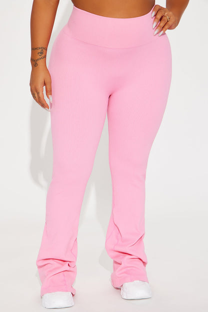 https://cdn.shopify.com/s/files/1/0293/9277/files/05-10-24_S4_48_ZDNVSP1128_HotPink_RM_AC_14-50-46_PLUS_44608_PXF.jpg?v=1715726133