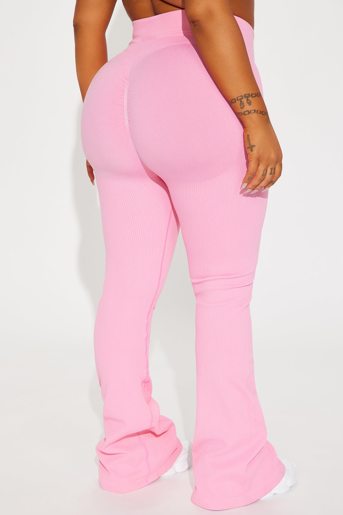 https://cdn.shopify.com/s/files/1/0293/9277/files/05-10-24_S4_48_ZDNVSP1128_HotPink_RM_AC_14-50-46_PLUS_44609_PXF.jpg?v=1715726137