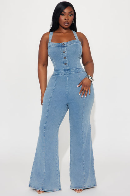 https://cdn.shopify.com/s/files/1/0293/9277/files/05-13-24_S5_12_20009_LightWash_RA_DO_11-34-27_PLUS_6439_PXF.jpg?v=1715880759
