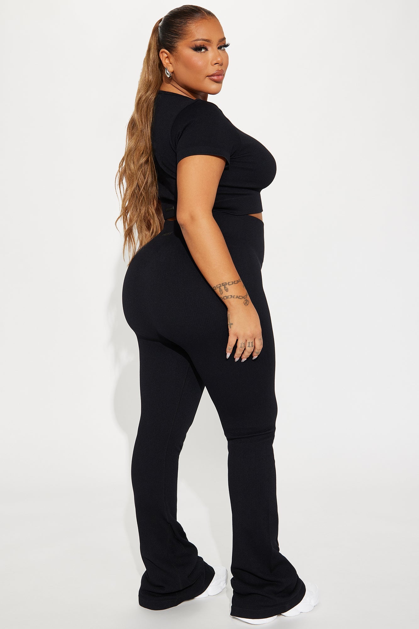 https://cdn.shopify.com/s/files/1/0293/9277/files/05-15-24_S4_58_ZDNVSP1133SET_Black_RM_PC_14-44-03_PLUS_7894_PXF.jpg?v=1715988095