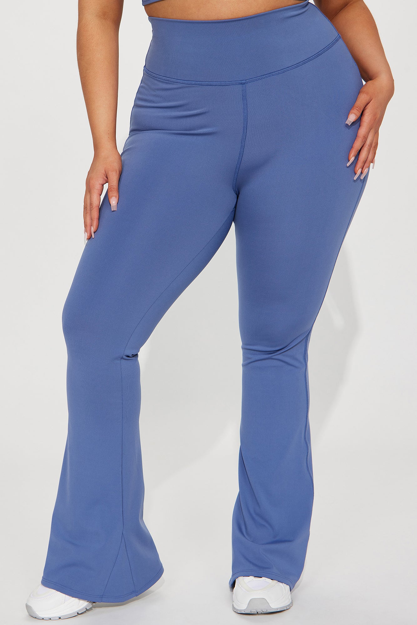 https://cdn.shopify.com/s/files/1/0293/9277/files/05-30-23Studio5_RA_DB_11-40-57_7_M4890T_SlateBlue_42182_PLUS_PXF.jpg?v=1686095011