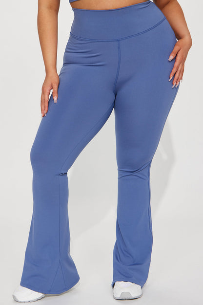 https://cdn.shopify.com/s/files/1/0293/9277/files/05-30-23Studio5_RA_DB_11-40-57_7_M4890T_SlateBlue_42182_PLUS_PXF.jpg?v=1686095011