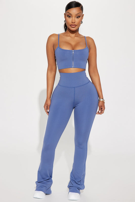 https://cdn.shopify.com/s/files/1/0293/9277/files/05-31-23Studio2_KJ_RL_14-15-04_29_M4892_SlateBlue_13478_SG.jpg?v=1718822827