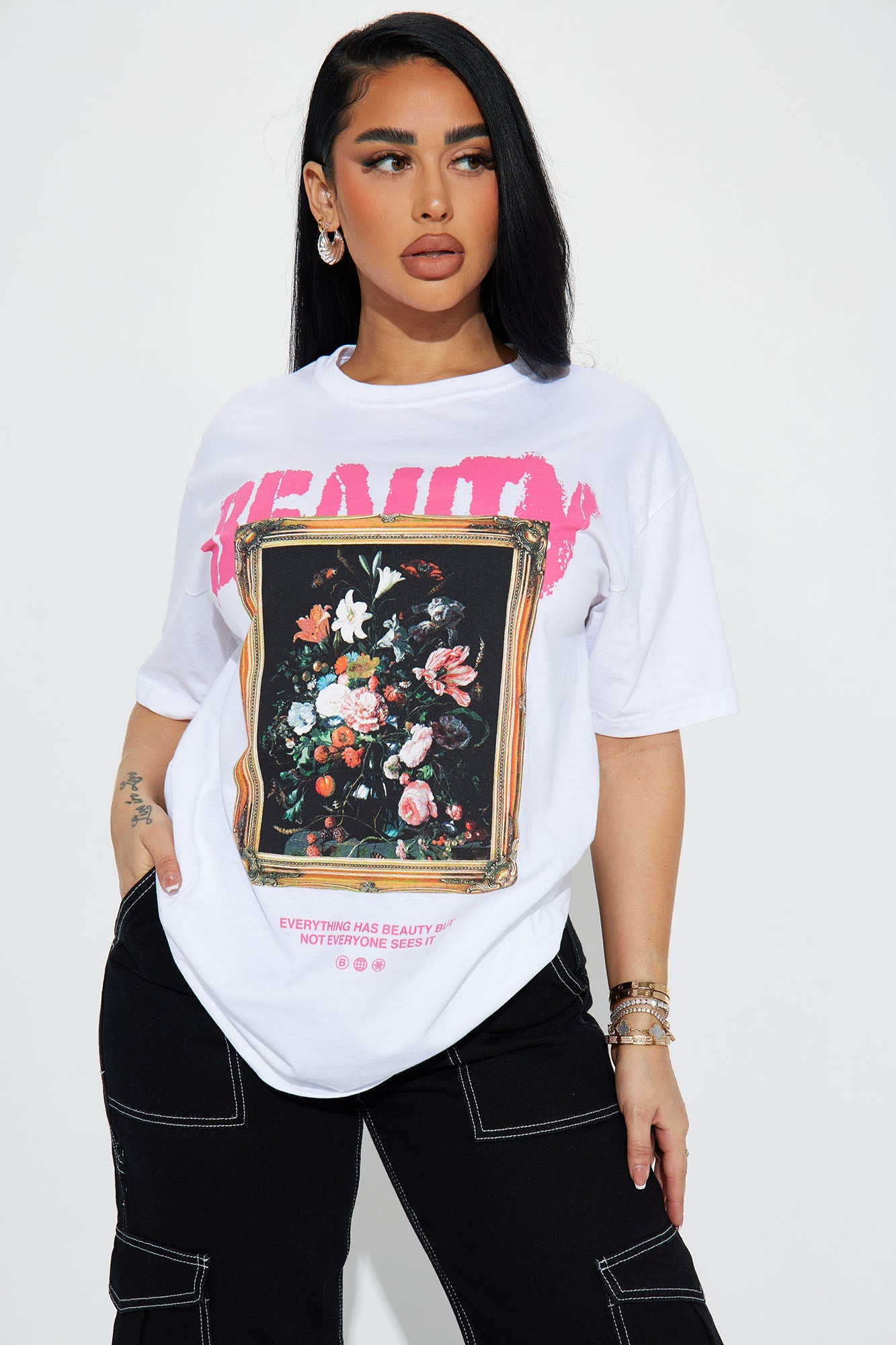 https://cdn.shopify.com/s/files/1/0293/9277/files/06-05-23Studio1_TK_DB_14-41-55_51_SPD2507W_White_58986_EH.jpg?v=1686676527