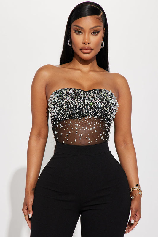https://cdn.shopify.com/s/files/1/0293/9277/files/06-06-23Studio2_KJ_RL_IM_12-39-17_12_BCCJS44029_Black_33222_DQ.jpg?v=1686611463