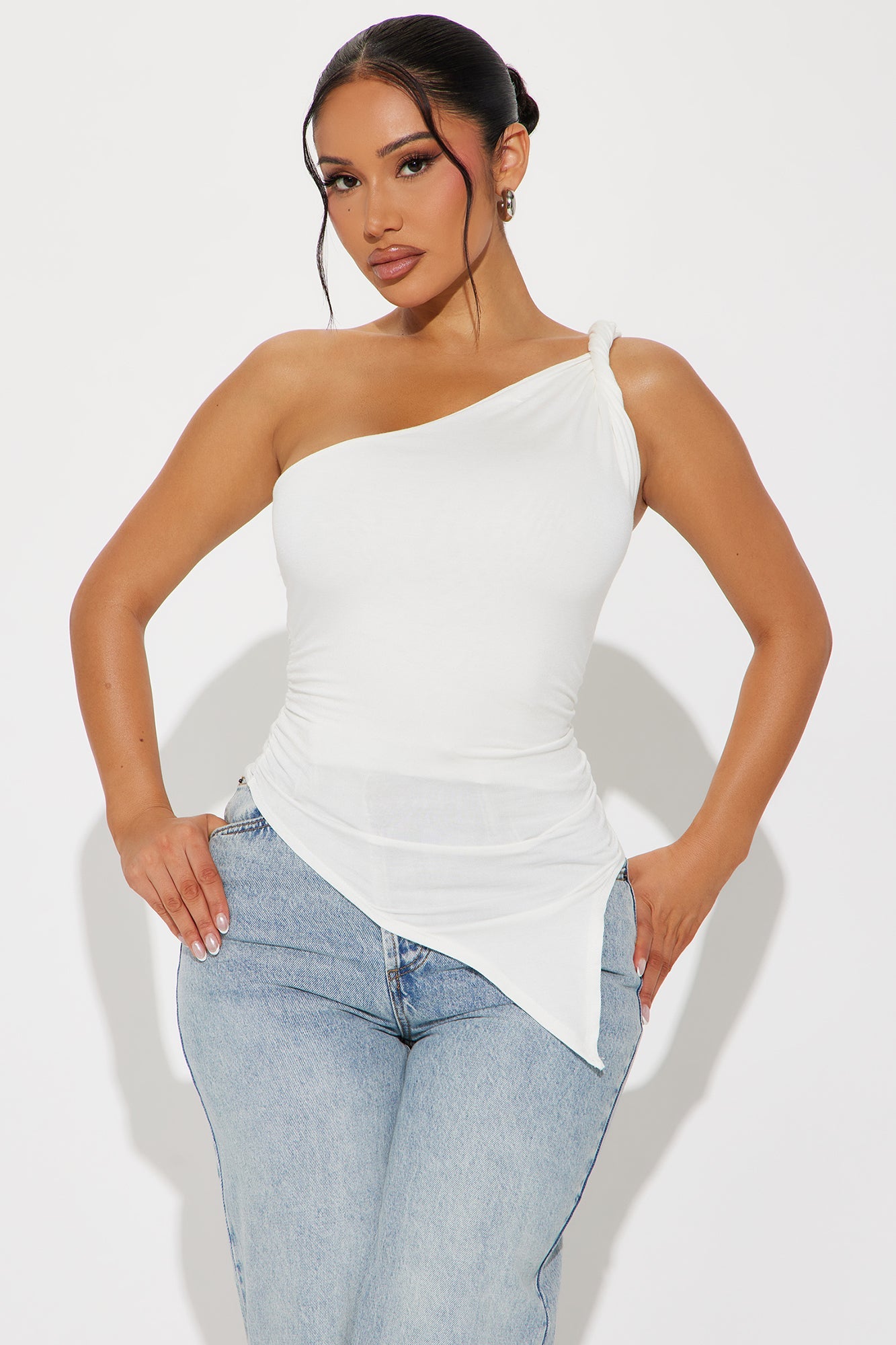 https://cdn.shopify.com/s/files/1/0293/9277/files/06-06-24_S3_70_37953_White_CZ_RL_14-21-50_20264_MH_PXF.jpg?v=1717805851