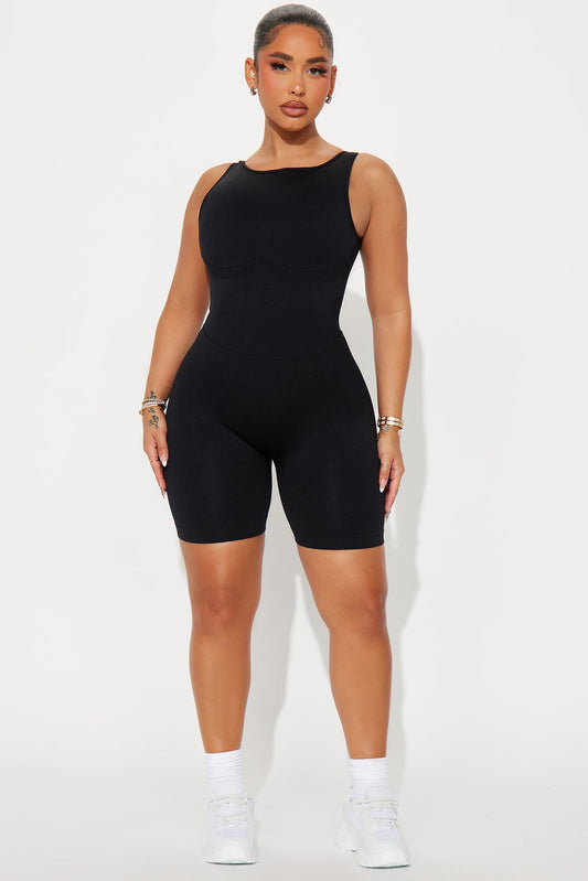 https://cdn.shopify.com/s/files/1/0293/9277/files/06-07-24_S1_47_RP8406_Black_TK_AP_13-41-42_86304_BH.jpg?v=1718991175