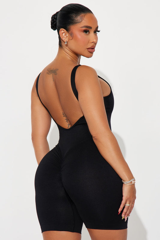 https://cdn.shopify.com/s/files/1/0293/9277/files/06-07-24_S1_47_RP8406_Black_TK_AP_13-42-26_86312_BH.jpg?v=1718991175