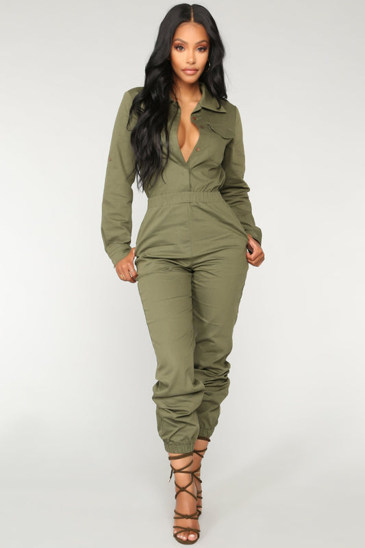 https://cdn.shopify.com/s/files/1/0293/9277/products/06-12-18_Studio1_1160_Olive_1538_JK.jpg?v=1625160172