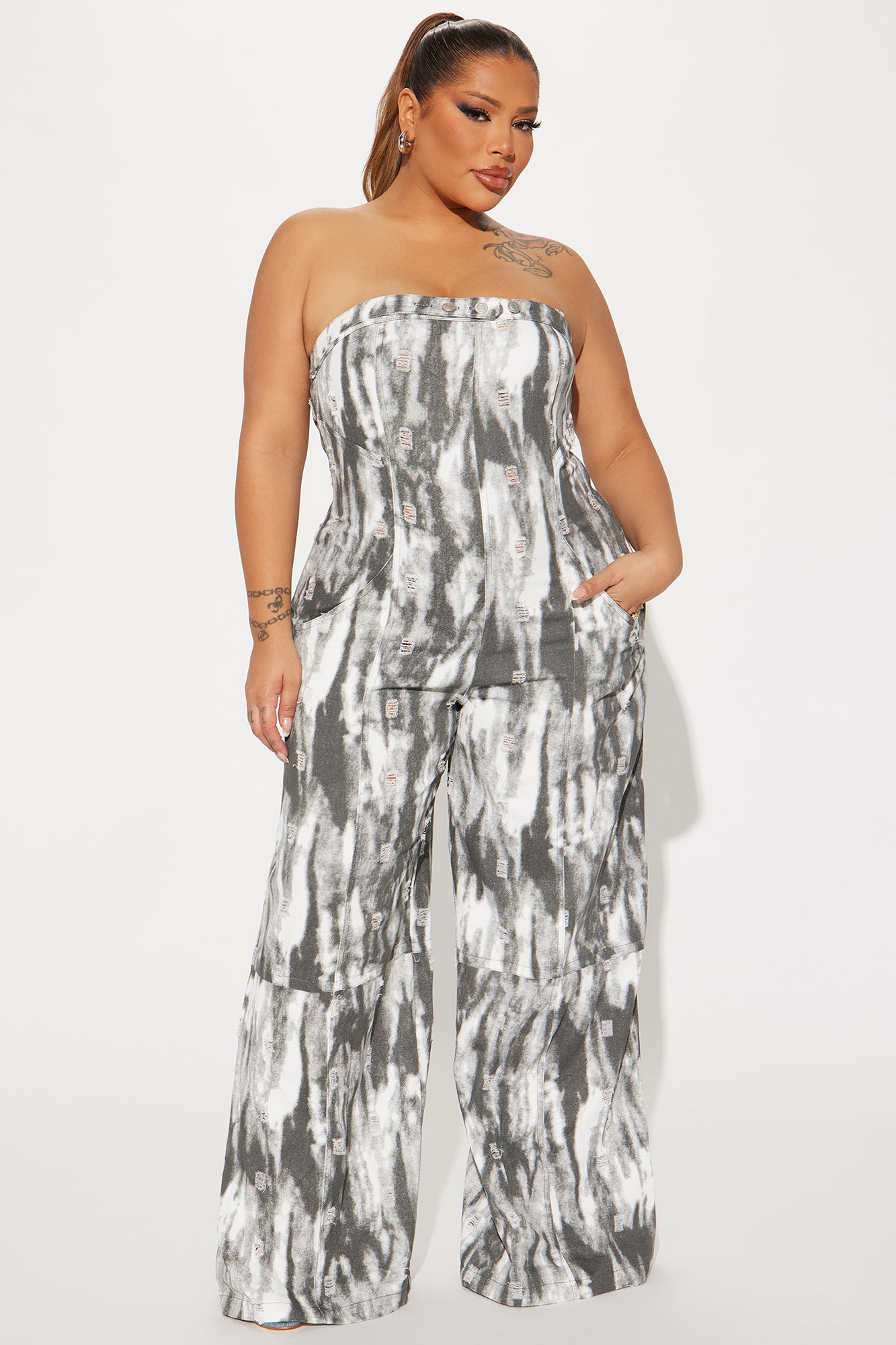 https://cdn.shopify.com/s/files/1/0293/9277/files/06-19-24_S4_60_HF24E696_Grey_KS_JS_15-24-23_PLUS_22526_PXF.jpg?v=1733959367