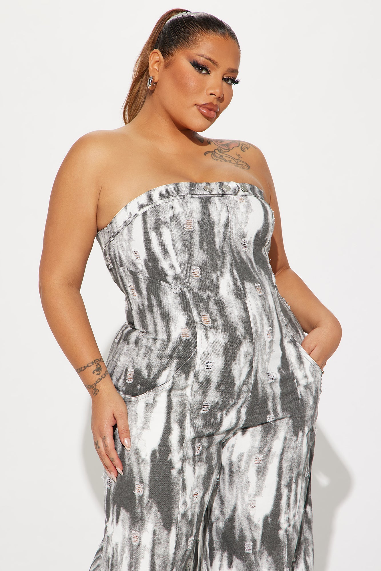 https://cdn.shopify.com/s/files/1/0293/9277/files/06-19-24_S4_60_HF24E696_Grey_KS_JS_15-24-31_PLUS_22531_PXF.jpg?v=1733959371