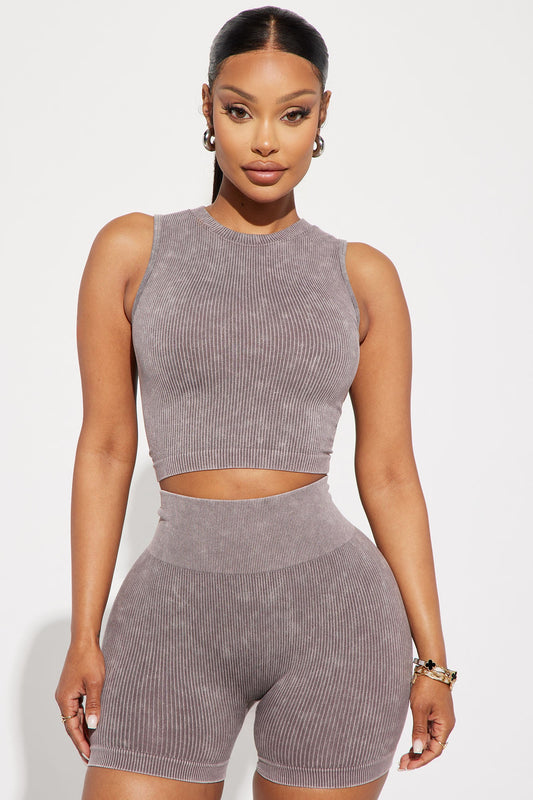 https://cdn.shopify.com/s/files/1/0293/9277/files/06-29-23Studio2_KJ_RL_14-35-40_14_BC2083M_Mocha_39462_MP.jpg?v=1688400435