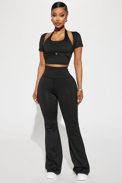 https://cdn.shopify.com/s/files/1/0293/9277/files/07-24-23Studio2_CXB_RL_15-13-59_32_ZDCK014_Black_16228_MP.jpg?v=1719438520