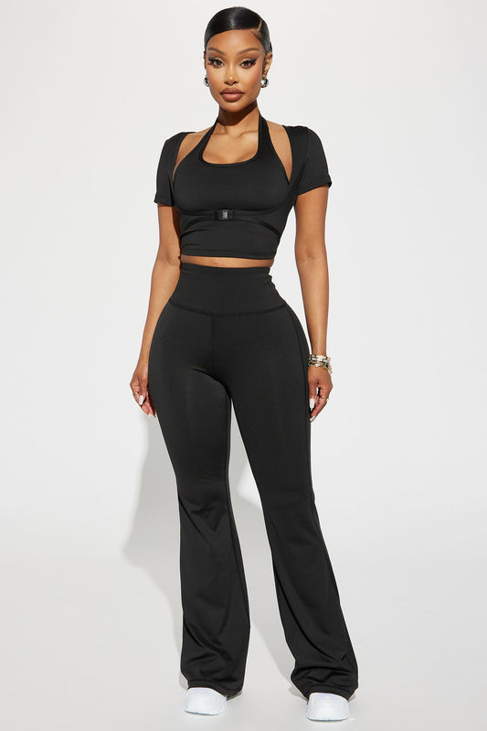 https://cdn.shopify.com/s/files/1/0293/9277/files/07-24-23Studio2_CXB_RL_15-13-59_32_ZDCK014_Black_16228_MP.jpg?v=1719438520