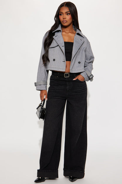 https://cdn.shopify.com/s/files/1/0293/9277/files/07-24-24_S1_31_HMJ21282_Black_KJ_SS_14-25-17_110642_TT.jpg?v=1721953218