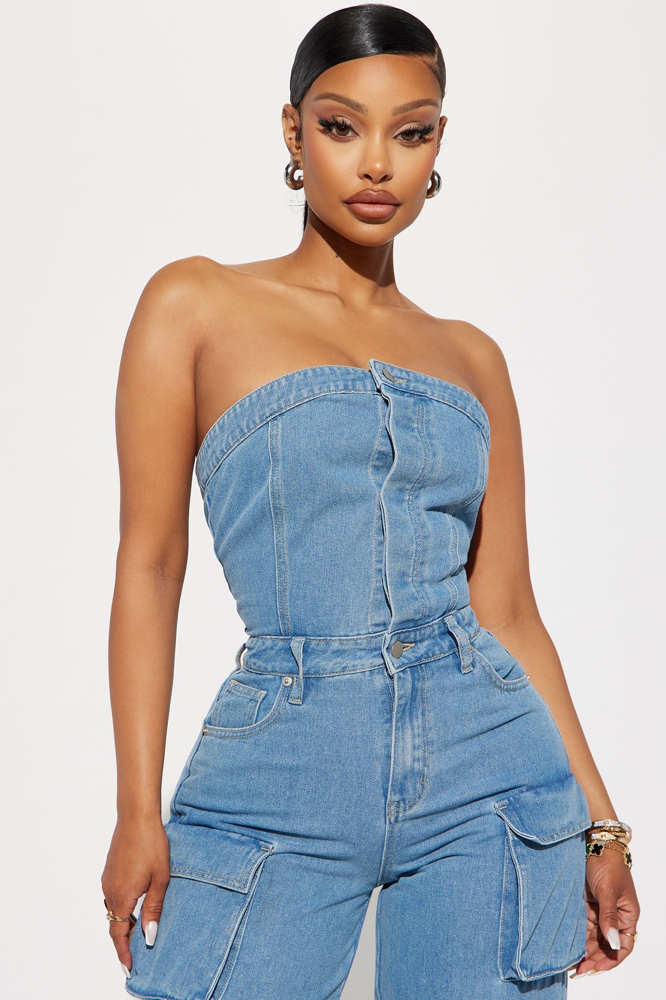 https://cdn.shopify.com/s/files/1/0293/9277/files/07-25-23Studio2_TK_RL_11-33-41_8_FN6003HJPJC_Denim_44918_MR.jpg?v=1690575625