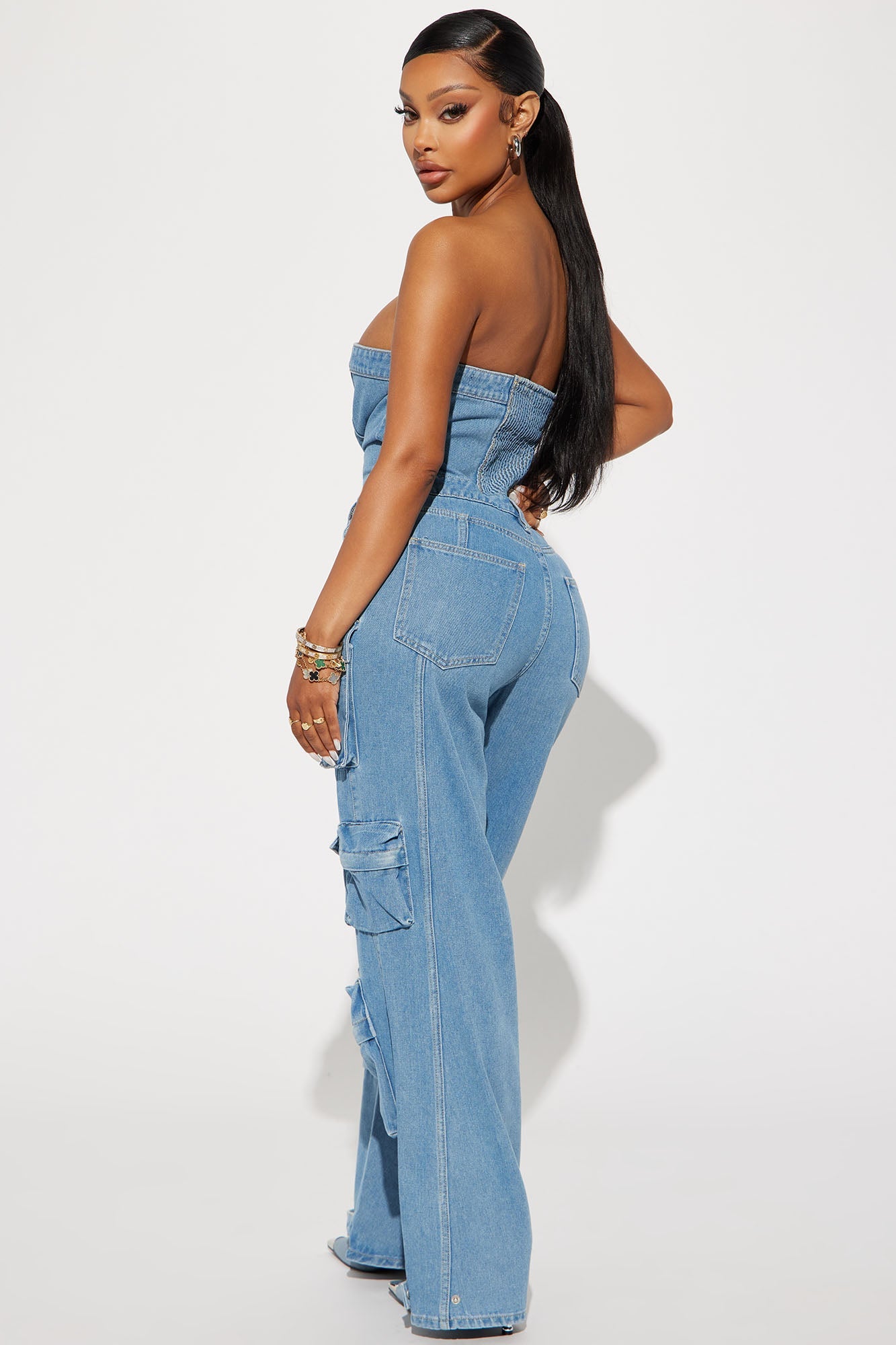 https://cdn.shopify.com/s/files/1/0293/9277/files/07-25-23Studio2_TK_RL_11-34-33_8_FN6003HJPJC_Denim_44922_MR.jpg?v=1690575625