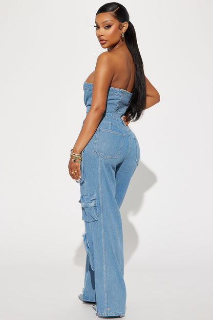 https://cdn.shopify.com/s/files/1/0293/9277/files/07-25-23Studio2_TK_RL_11-34-33_8_FN6003HJPJC_Denim_44922_MR.jpg?v=1690575625