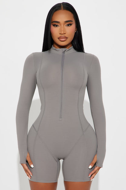 https://cdn.shopify.com/s/files/1/0293/9277/files/07-29-24_S1_29_ZDNVSP1211_Charcoal_KJ_PC_12-57-25_112759_PXF.jpg?v=1746209129