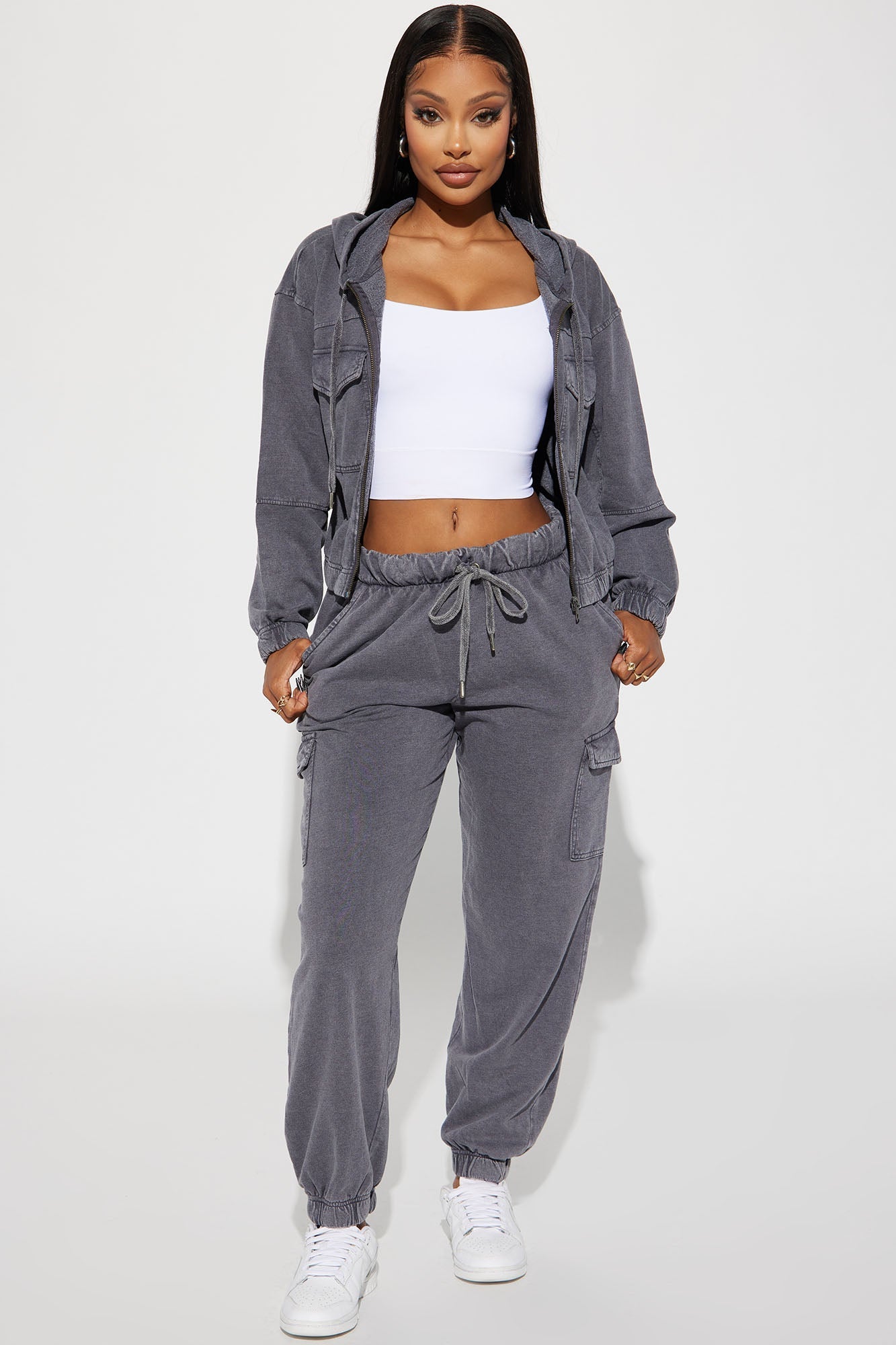 https://cdn.shopify.com/s/files/1/0293/9277/files/07-31-23Studio2_CXB_RL_16-08-53_29_J4K6182C_Black_46346_SG.jpg?v=1691022128