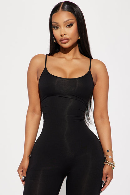 https://cdn.shopify.com/s/files/1/0293/9277/files/08-03-23Studio2_TK_RL_12-12-06_30_KJ5330M_Black_R_P_47239_JB.jpg?v=1691624022