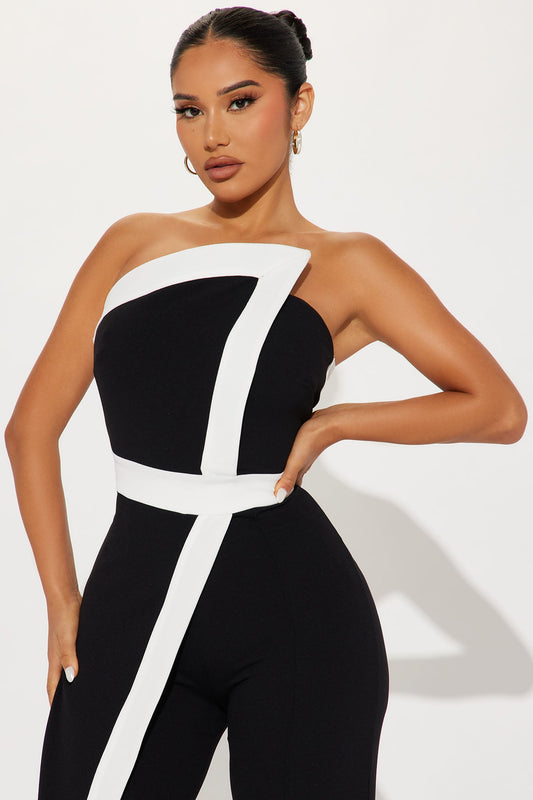 https://cdn.shopify.com/s/files/1/0293/9277/files/08-03-23Studio3_KS_IM_11-56-03_37_JP17364_BlackWhite_5764_CM.jpg?v=1691624917