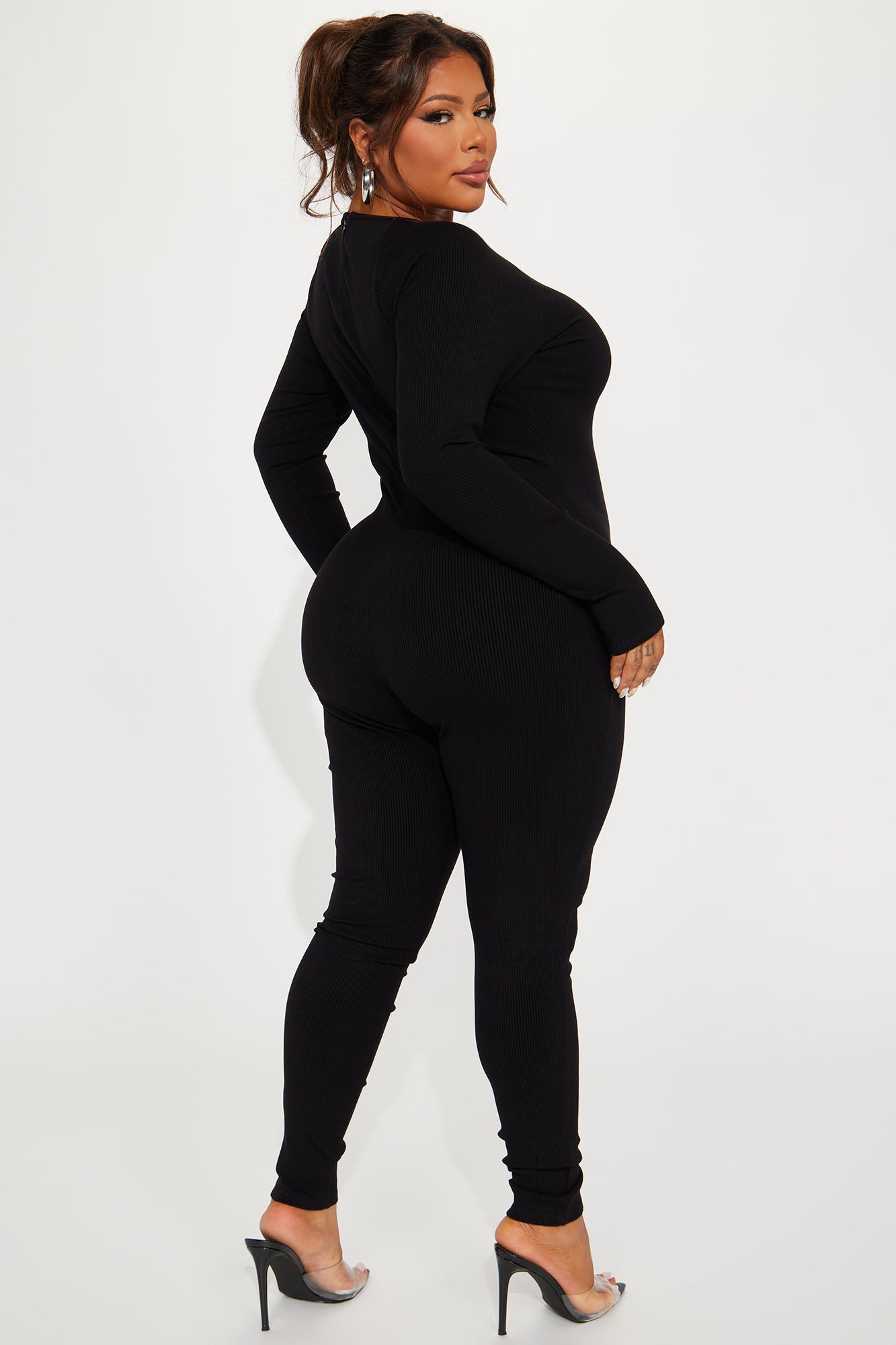 https://cdn.shopify.com/s/files/1/0293/9277/files/08-11-23Studio5_DT_IM_11-18-00_15_JP2419FN_Black_10160_PLUS_MR.jpg?v=1692388816