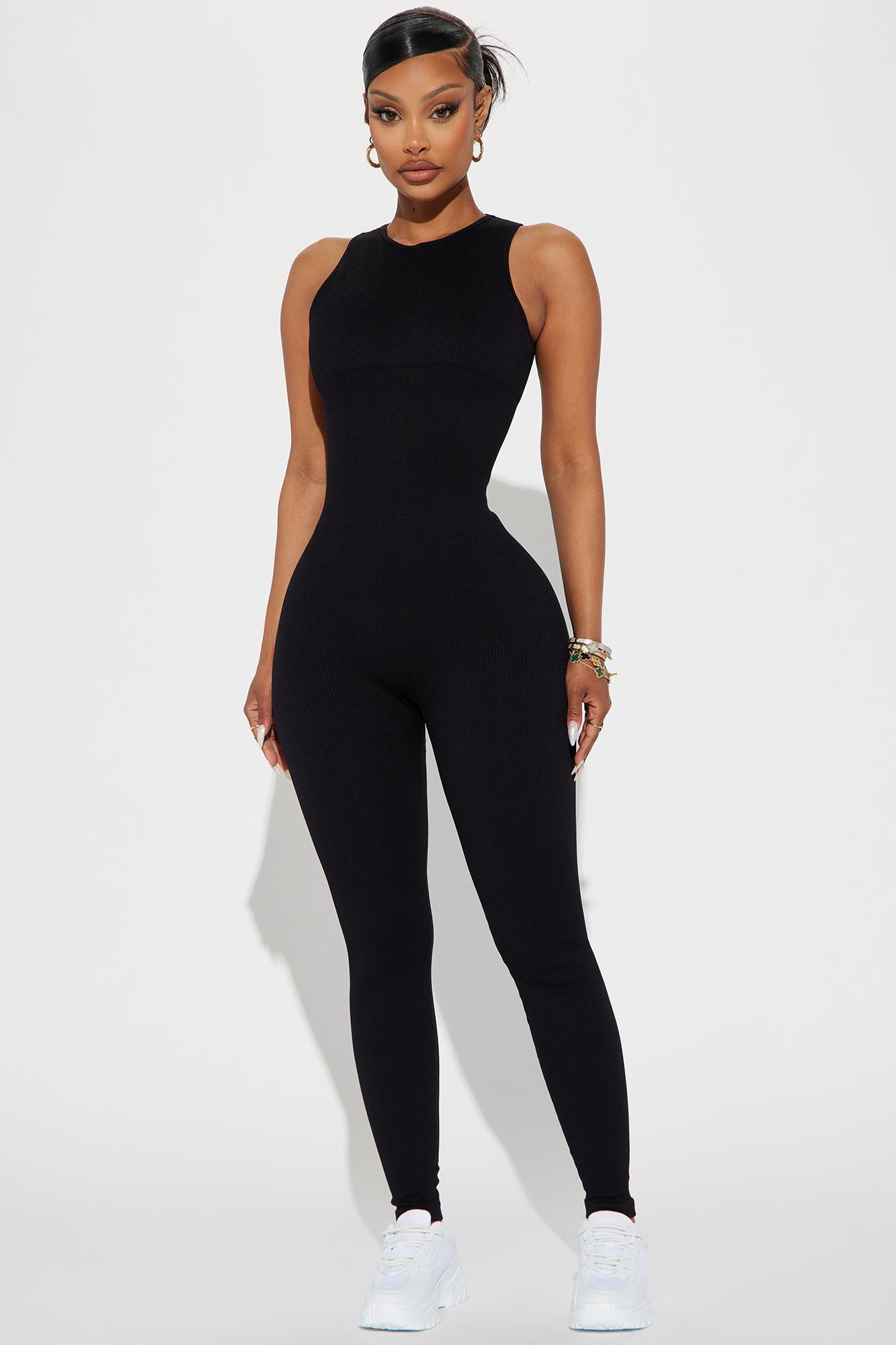 https://cdn.shopify.com/s/files/1/0293/9277/files/08-14-23Studio2_TK_RL_11-51-07_5_ZDNSP310002JS_Black_49549_DG_TT.jpg?v=1739551897