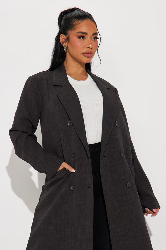 https://cdn.shopify.com/s/files/1/0293/9277/files/08-15-24_S1_36_HF25A722_Charcoal_KT_SS_13-47-21_125066_BH.jpg?v=1723843008