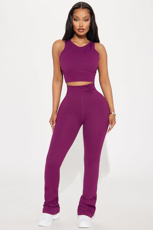 https://cdn.shopify.com/s/files/1/0293/9277/files/08-26-24_S2_46_ZDFN2335_Plum_ID_RL_16-30-36_4450_PXF.jpg?v=1724780695