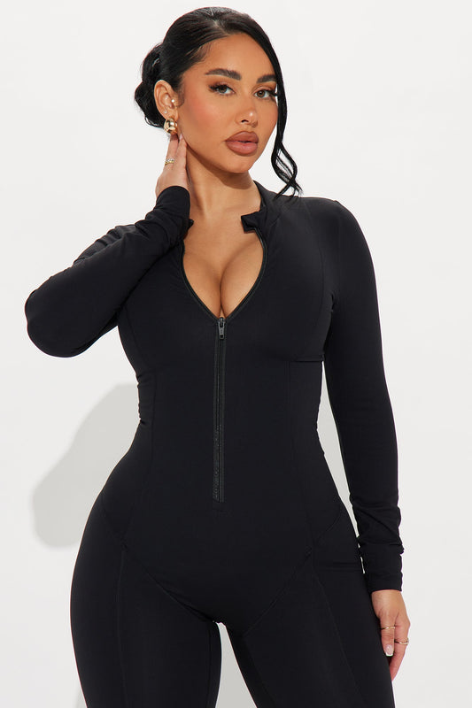 https://cdn.shopify.com/s/files/1/0293/9277/files/08-29-24_S1_28_ZDNVSP1211LEG_Black_KT_AP_14-29-13_130966_PXF.jpg?v=1725396371