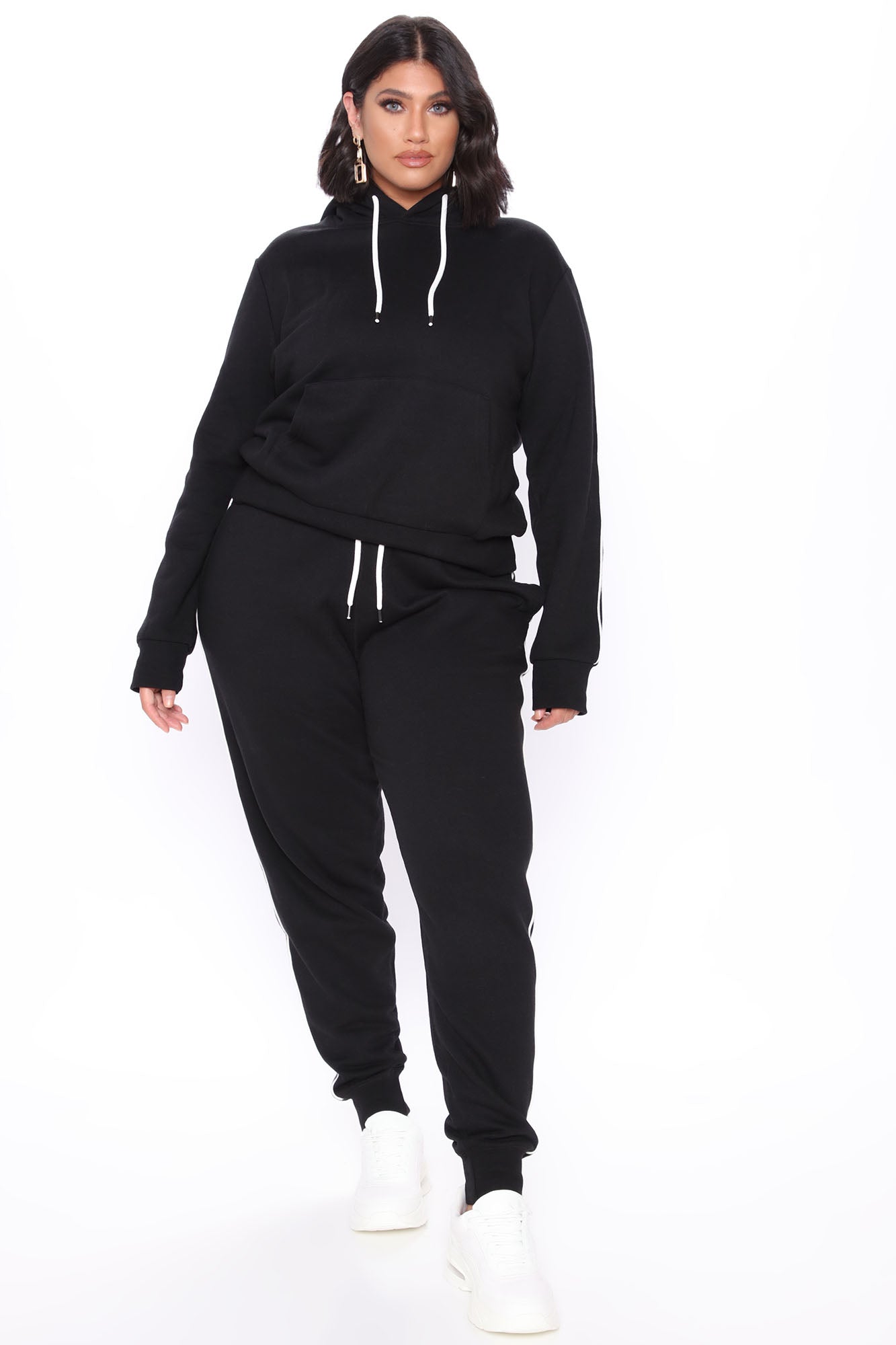 https://cdn.shopify.com/s/files/1/0293/9277/products/09-09-20Studio3_AP_SA_11-53-10_29_JU785_Black_P_0720_PLUS_NT.jpg?v=1665096067