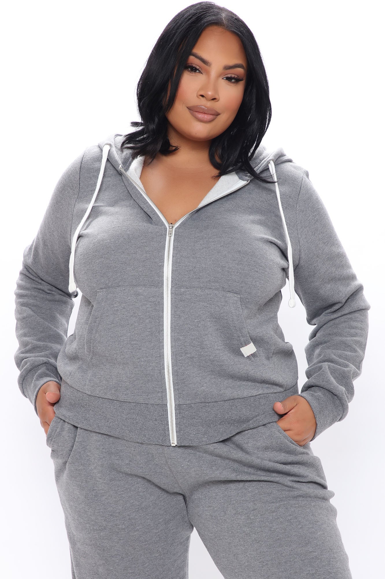 https://cdn.shopify.com/s/files/1/0293/9277/products/09-14-20Studio1_CE_DJ_15-18-11_46_J415_HeatherGrey_0177_PLUS_JK.jpg?v=1600187898