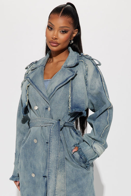 https://cdn.shopify.com/s/files/1/0293/9277/files/09-19-23Studio2_CXB_RL_14-54-43_25_SK6141_LightWash_P_59832_MP.jpg?v=1695676320