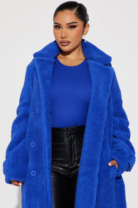https://cdn.shopify.com/s/files/1/0293/9277/files/09-27-23Studio3_RA_DB_09-59-21_9_700326_Royal_14328_MP_2539e572-9559-4dfd-9472-2bdf035ec980.jpg?v=1696290340