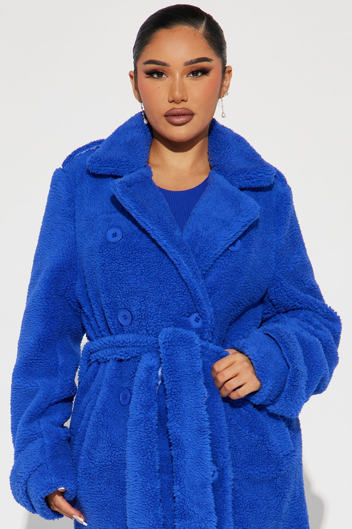 https://cdn.shopify.com/s/files/1/0293/9277/files/09-27-23Studio3_RA_DB_10-00-03_9_700326_Royal_14334_CM.jpg?v=1696290340