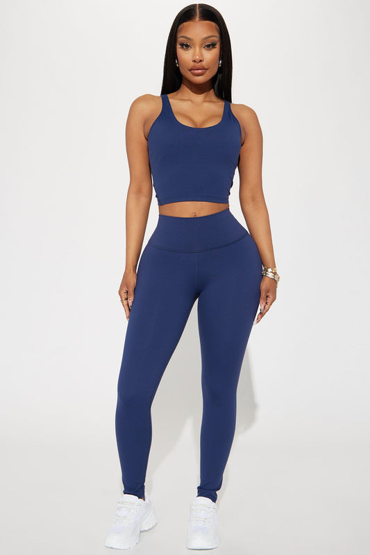https://cdn.shopify.com/s/files/1/0293/9277/files/10-02-23Studio2_CC_RL_15-36-08_18_YP1153_Navy_21047_JB.jpg?v=1721234307