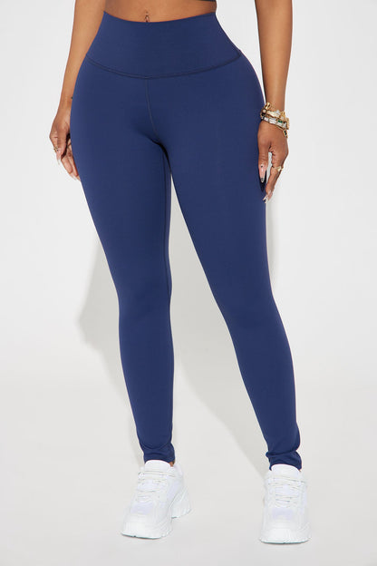 https://cdn.shopify.com/s/files/1/0293/9277/files/10-02-23Studio2_CC_RL_15-36-08_18_YP1153_Navy_21049_JB.jpg?v=1721234307