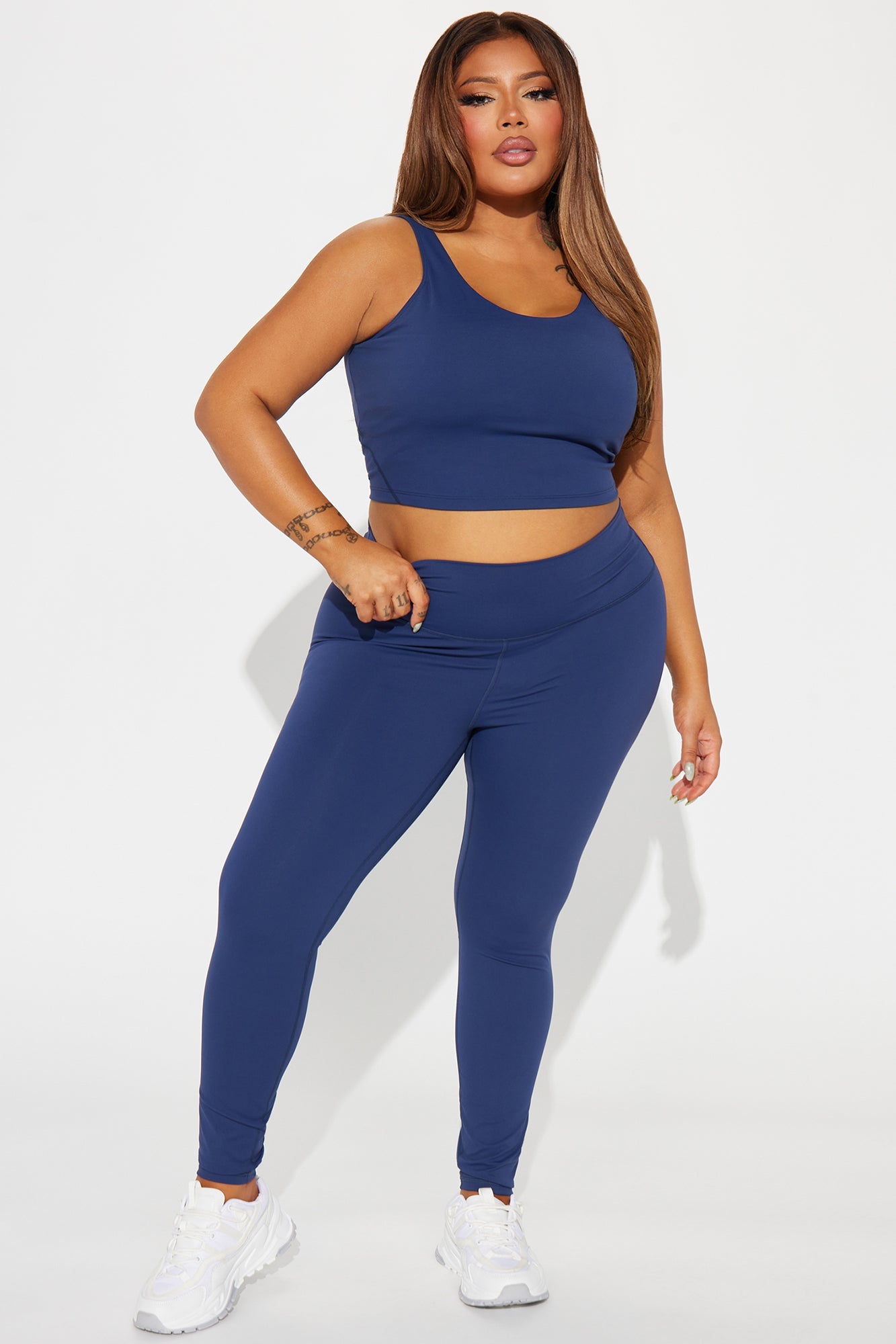 https://cdn.shopify.com/s/files/1/0293/9277/files/10-13-23Studio4_TK_AC_14-51-51_56_YP1153_Navy_28788_PLUS_PXF.jpg?v=1697751998