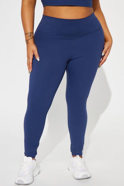 https://cdn.shopify.com/s/files/1/0293/9277/files/10-13-23Studio4_TK_AC_14-51-51_56_YP1153_Navy_28791_PLUS_PXF.jpg?v=1697751999