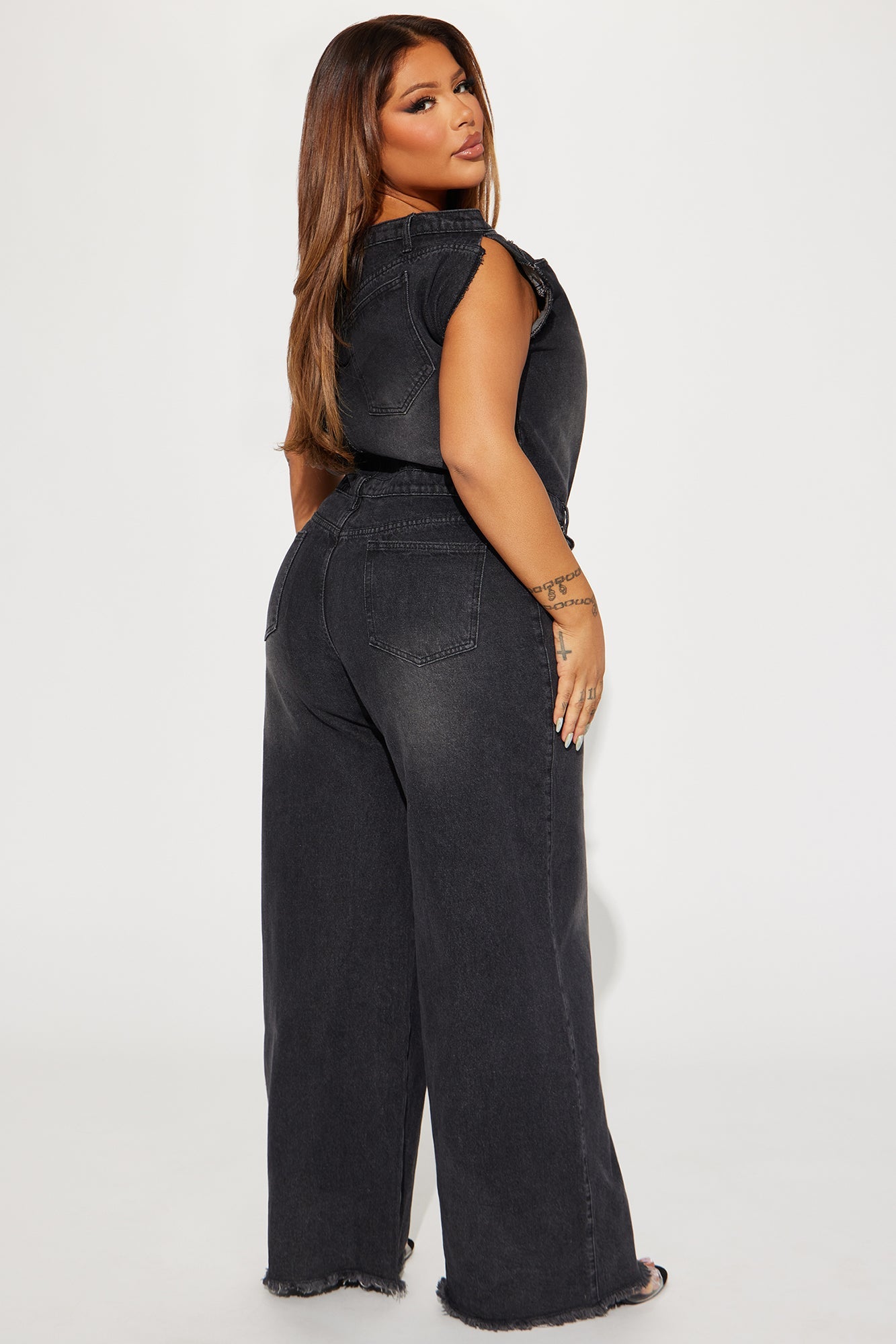 https://cdn.shopify.com/s/files/1/0293/9277/files/10-16-23Studio4_KS_EV_13-36-12_6_SK6148_Black_P_0467_PLUS_PXF.jpg?v=1737647621