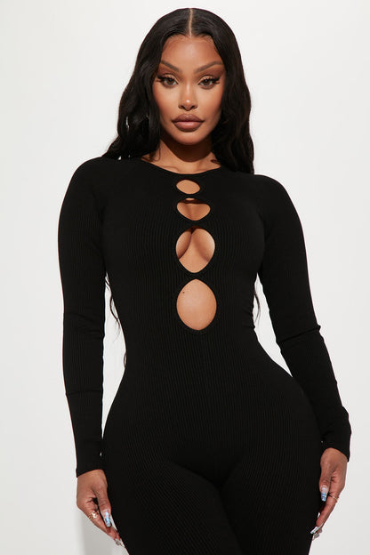 https://cdn.shopify.com/s/files/1/0293/9277/products/10-19-22Studio2_ME_RL_14-43-27_44_JP2419FN_Black_1223_KS.jpg?v=1680307713